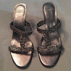 7.5M pewter sandals
